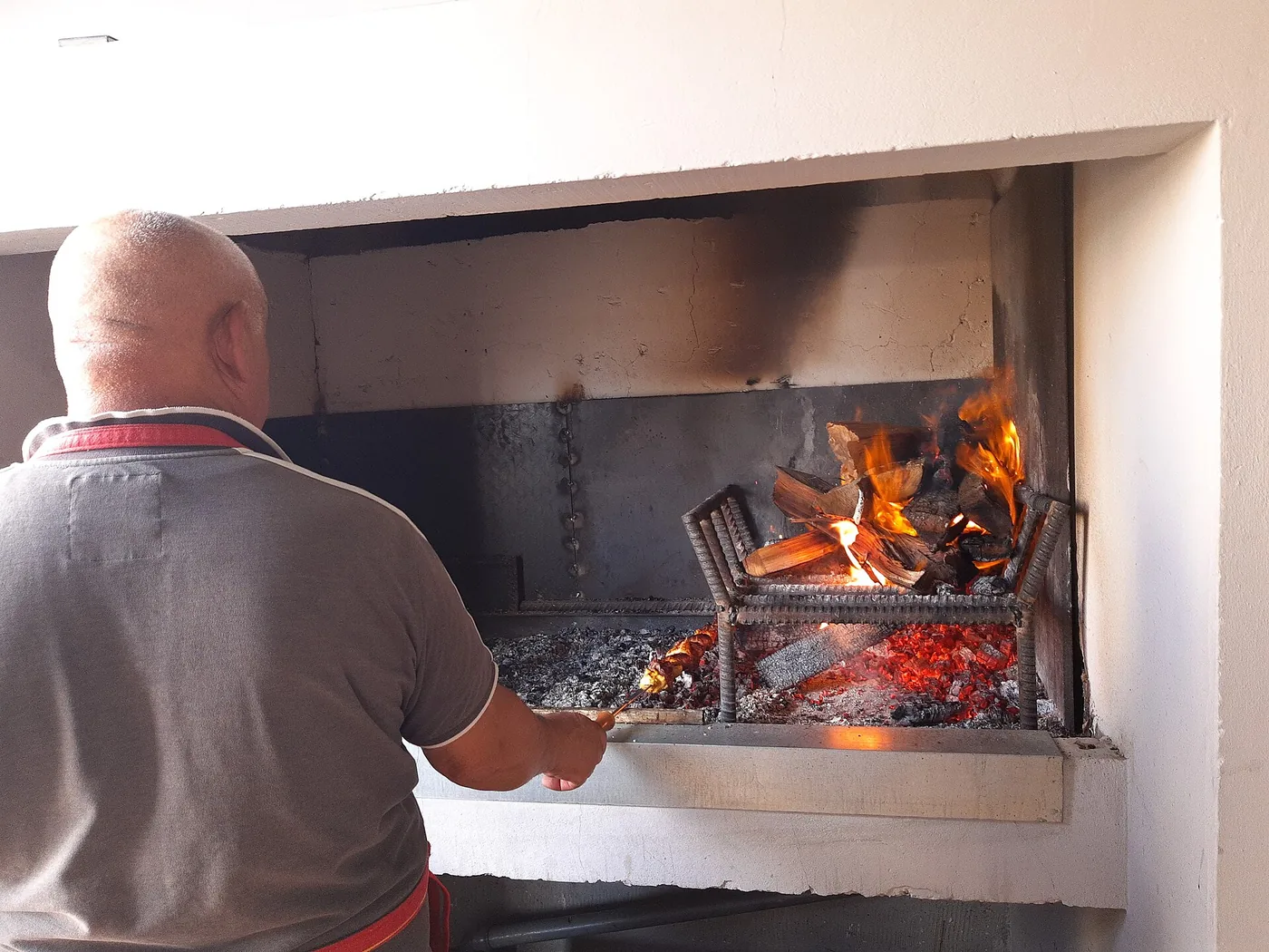 Espetada in Madeira: How to Order a Meal for the Table
