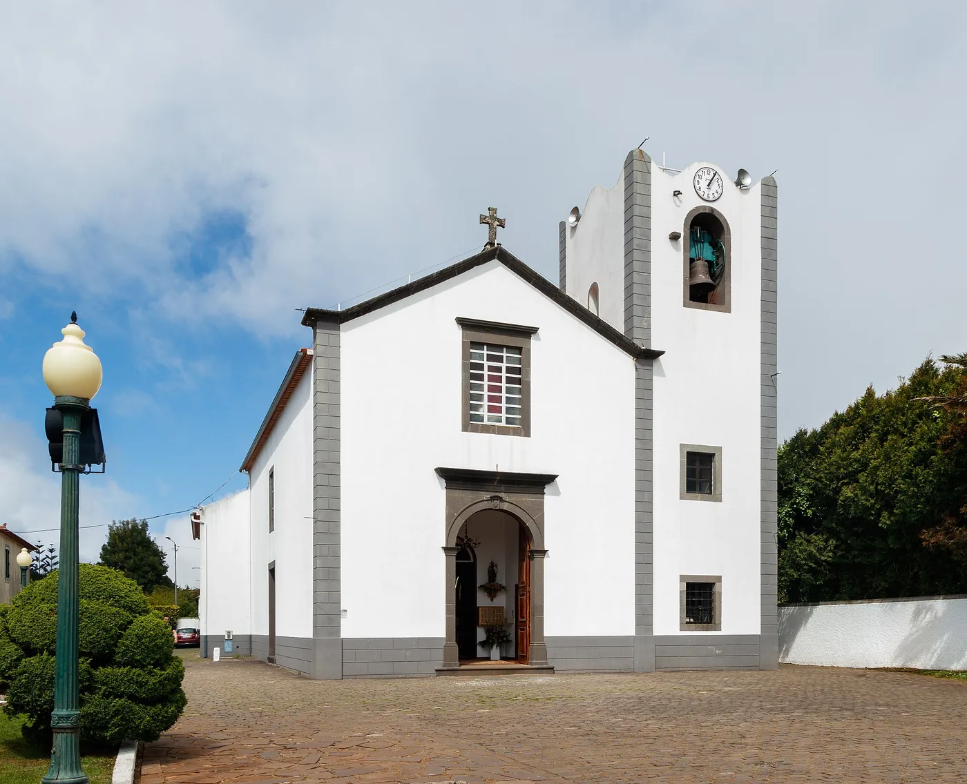 Santo da Serra on a Sunday: Plan the Market Visit Before You Leave